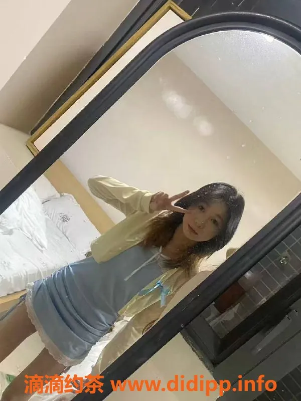 深圳楼凤-龙华区嫩妹纤纤，舌吻调情等你来体验！