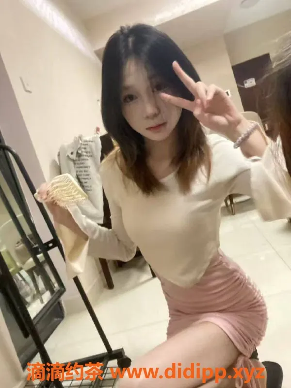 深圳楼凤-龙华区嫩妹纤纤，舌吻调情等你来体验！