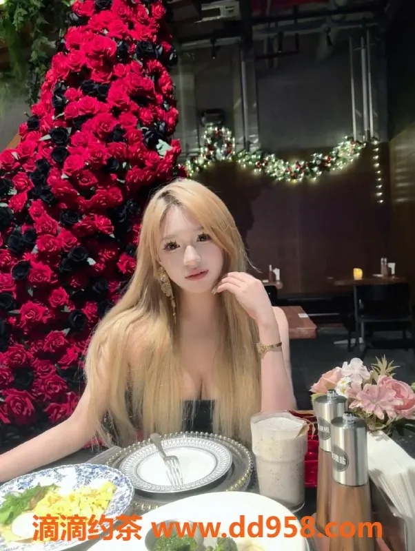 广州楼凤-天河嫩妹萱萱，800p舌吻服务大胸诱惑