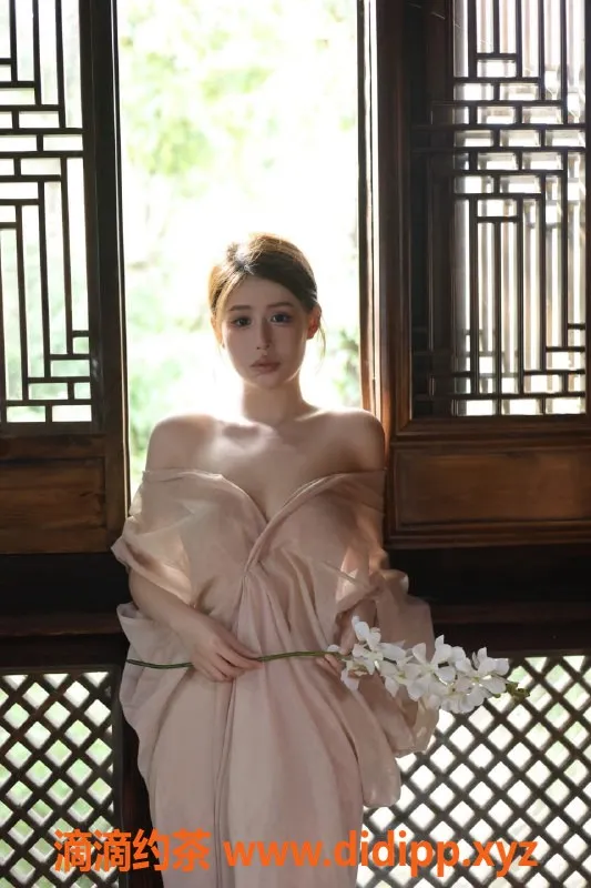 无锡楼凤-新区高颜值170御姐Sr，闷骚诱惑，陪浴服务