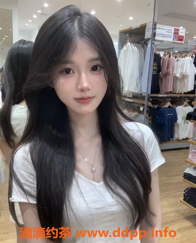 无锡楼凤资源信息,梁溪区高颜值天菜陪浴，皮肤白皙