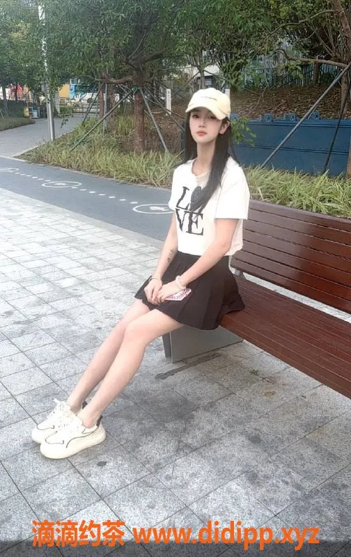 深圳楼凤-宝安小七，800元体验鸳鸯浴与69服务