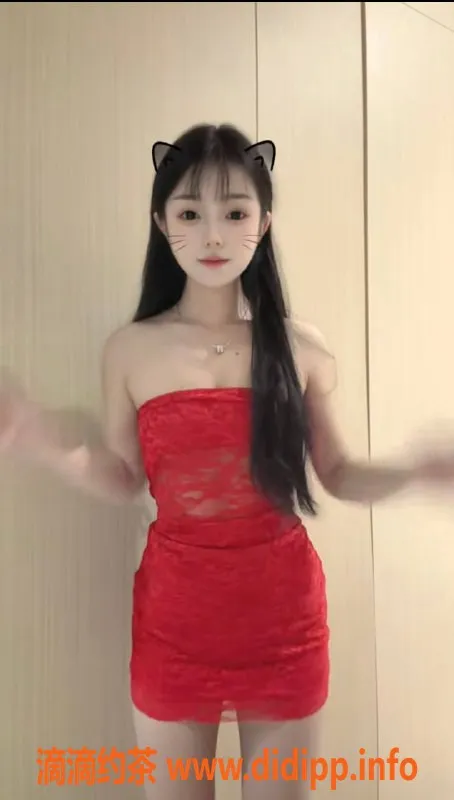 深圳楼凤资源信息,宝安梦洁，800元超值服务，尽享鸳鸯浴与舌吻