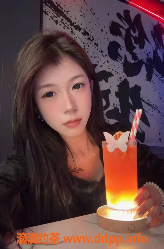 深圳楼凤-龙岗小怡，1000元享鸳鸯浴及更多服务