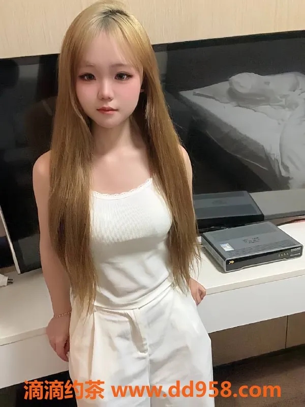 深圳楼凤-宝安小黄毛，660p体验五项服务！