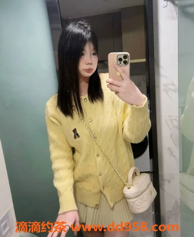 成都楼凤-成华区18岁优优，身高168，体重90，完美服务体验