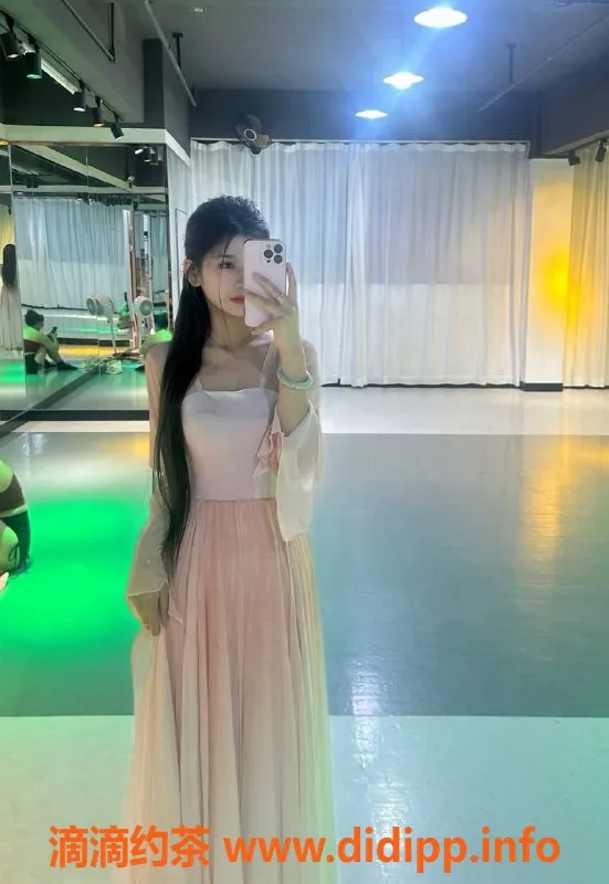 重庆楼凤资源信息,江北20岁西米露，165高挑身材，45斤诱惑