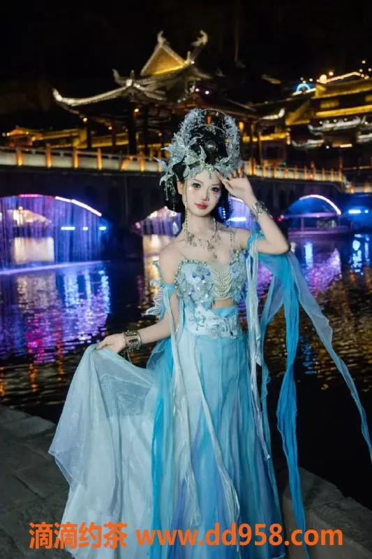 广州楼凤资源信息,黄埔嫩妹小可，双飞服务，水费600p