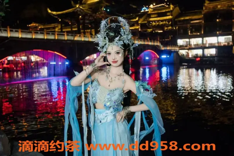 广州楼凤-黄埔嫩妹小可，双飞服务，水费600p