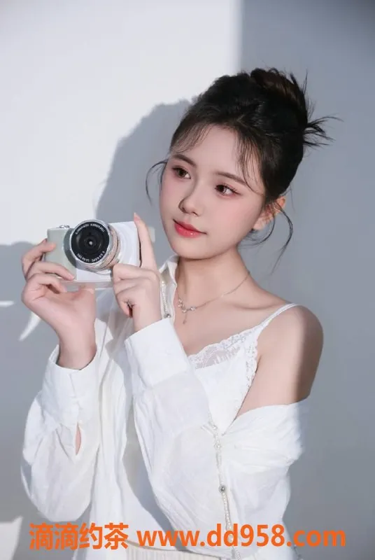 广州楼凤-番禺嫩妹荣梦，500p超值体验