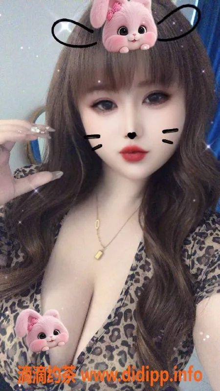 广州楼凤-白云区巨乳童颜，163高D罩杯服务超丰富