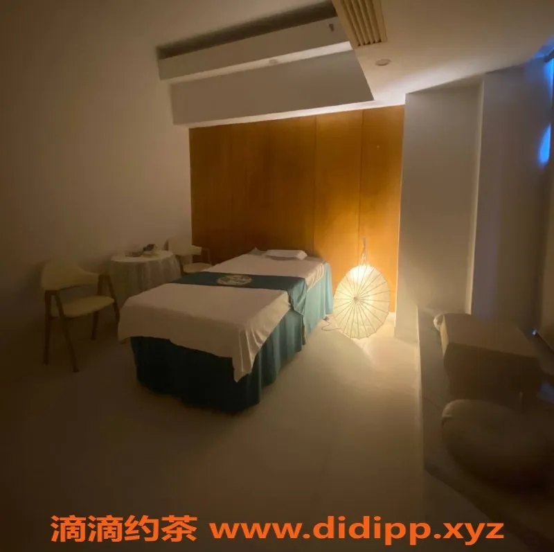 广州抓龙筋-天河区甜美御姐：丝袜调情、腿控服务尽享