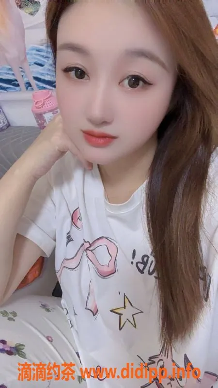 广州楼凤-天河乐乐 专属服务 课费400元