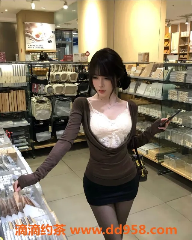 赣州楼凤-赣州黑丝美女巧克，700元全套服务