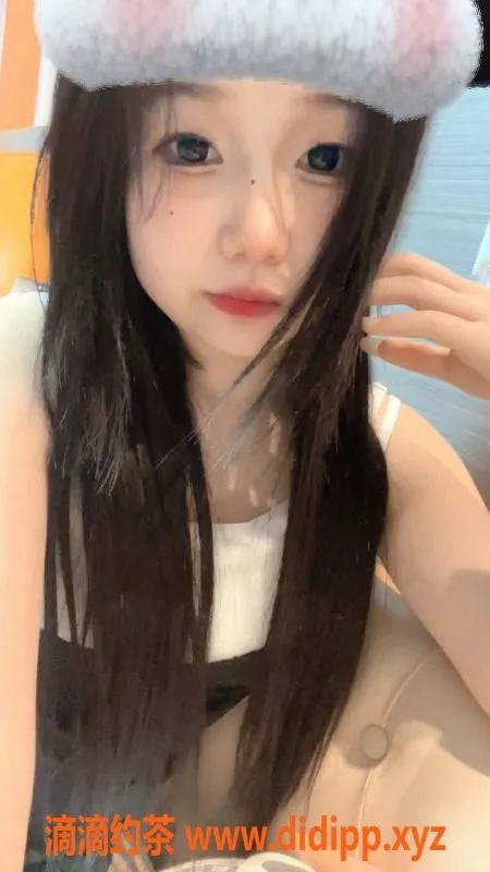 深圳楼凤-南山十月，160高B+胸，17岁嫩妹热情服务