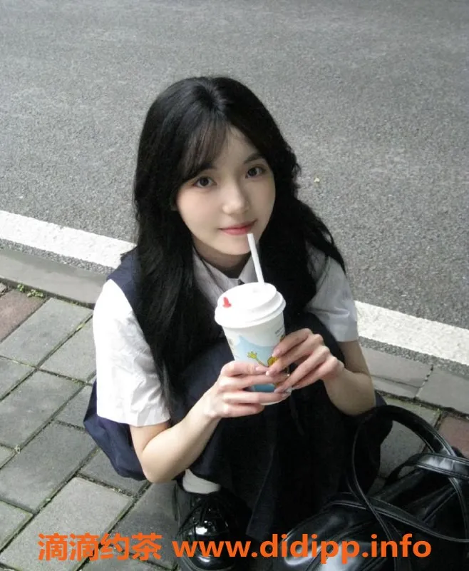 重庆楼凤-重庆薄荷奶糖，167cm，36C，06年妹子，丰富服务