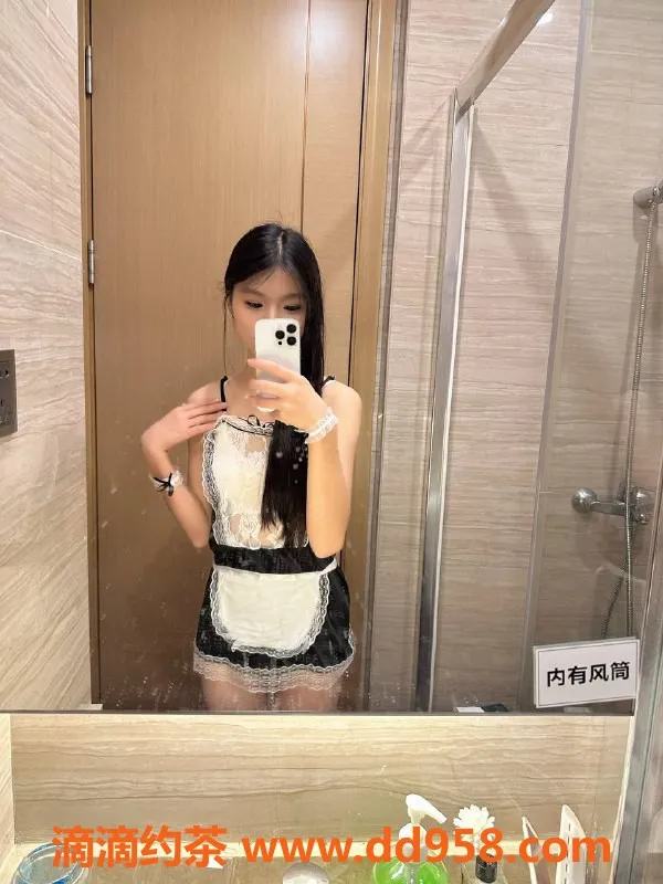 深圳楼凤-深圳龙岗小可，1600pp嫩妹服务等你体验