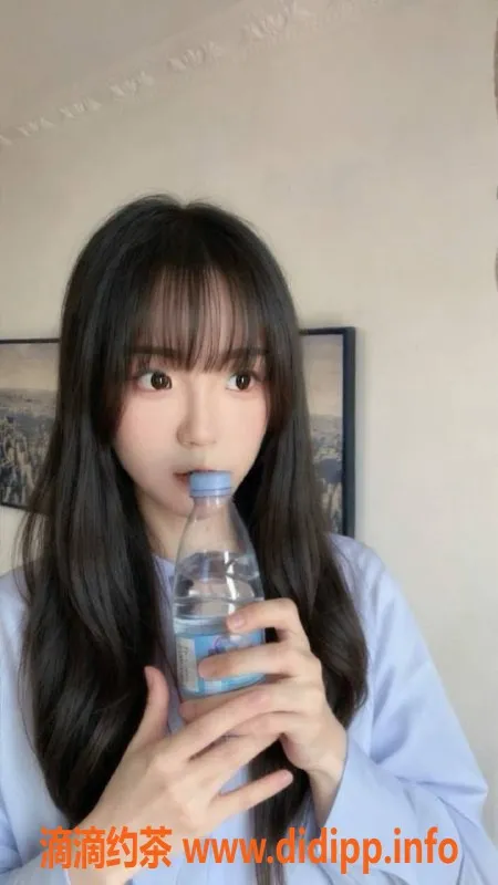 深圳楼凤-福田柠宝，700元鸳鸯浴与无套服务