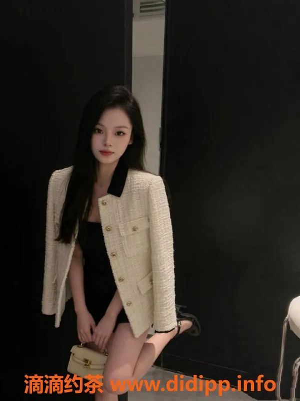 深圳楼凤-宝安小奶芙，20岁165长腿嫩妹，800起