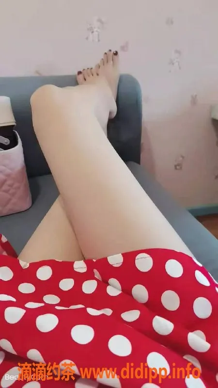 成都楼凤-成华区糖不甜，178高少妇服务，课时费4p起