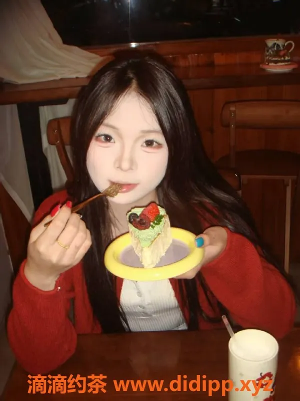 中山楼凤-石岐年年，18岁C罩杯，800元服务体验