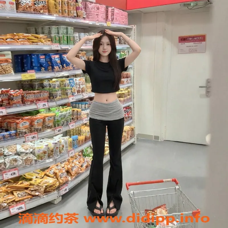 深圳楼凤资源信息,龙华嫩妹小七，900元享受完美服务