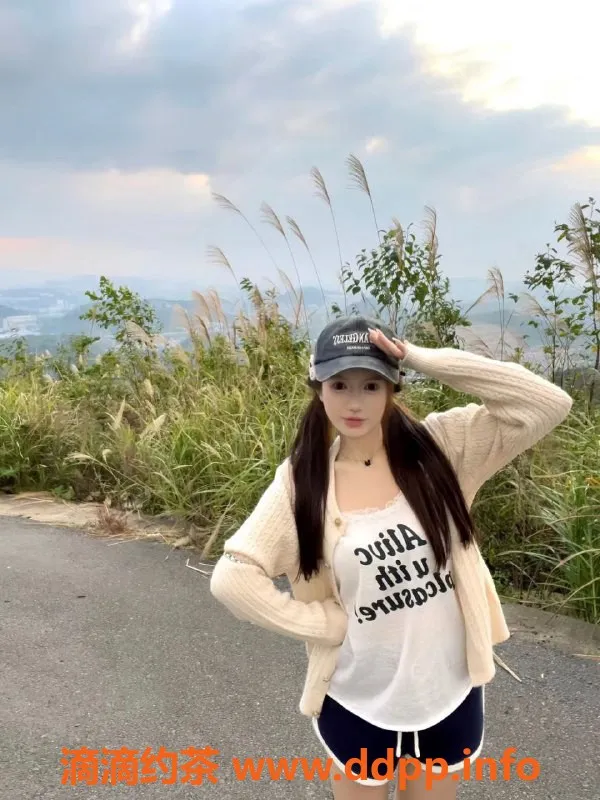 深圳楼凤-福田嫩妹薇薇，神器服务只需1300元起