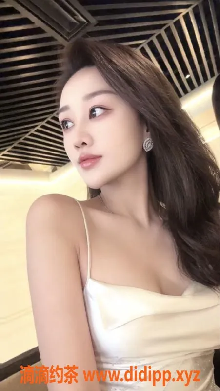 广州楼凤-天河小菲菲，25岁165cm，服务优质价位合理