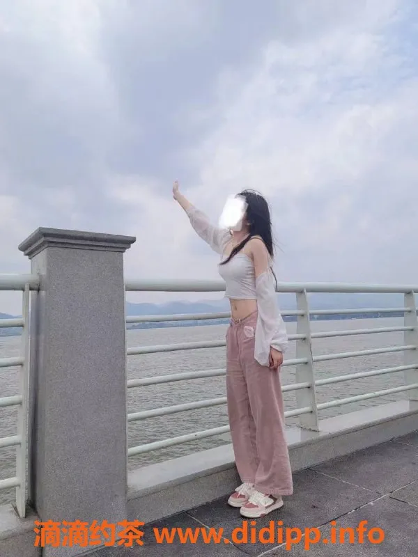 广州楼凤-天河嫩妹玫瑰，6P鸳鸯浴服务