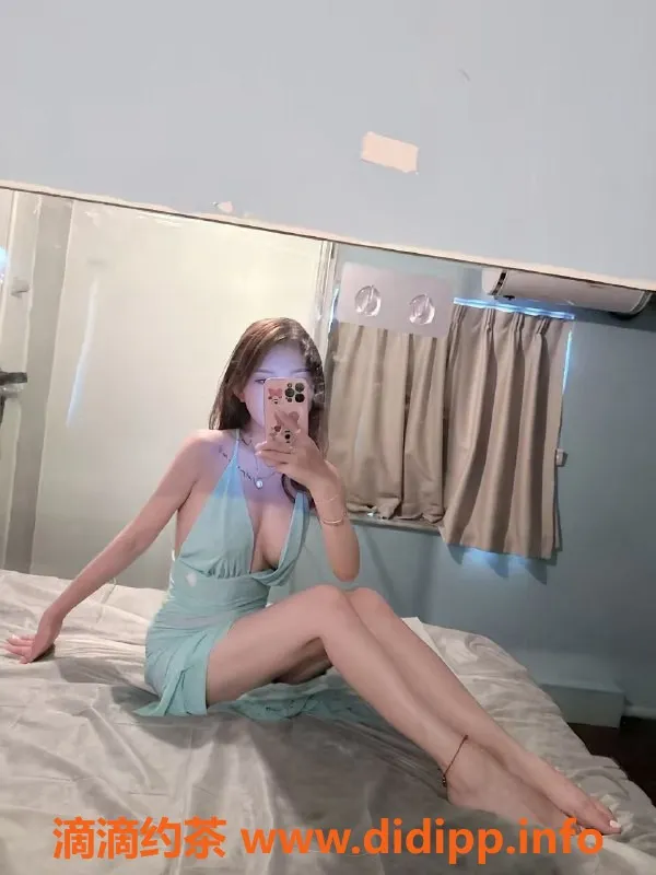 惠州楼凤-芝芝，24岁，大亚湾身高163，体重98，C罩杯