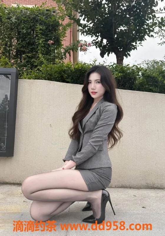 深圳楼凤-深圳龙华魅姬，700元舌吻服务等你来体验