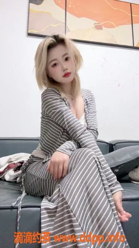 深圳楼凤-南山小美，身材火辣，700元体验鸳鸯浴