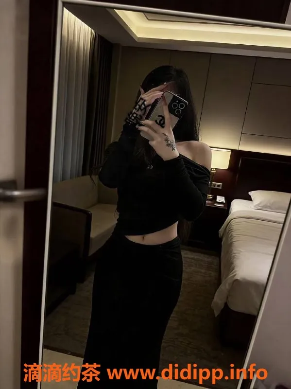 深圳楼凤-龙岗嫩妹小婷，900元起，舌吻制服服务