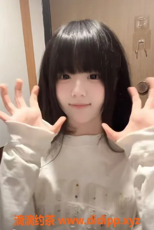 无锡上门服务-锡山区高颜值兜兜，64kg陪浴服务