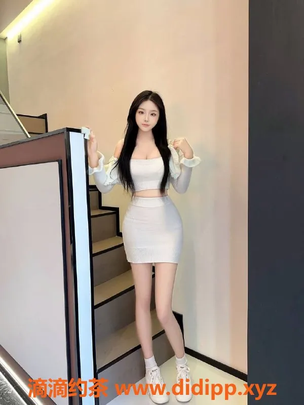 青岛楼凤资源信息,陈嘻嘻，天然白虎，诱惑制服服务体验