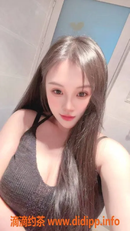 深圳楼凤-宝安琳宝，800元享鸳鸯浴与深喉服务