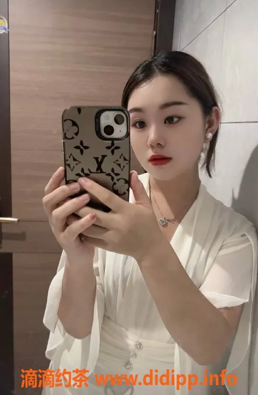 长沙楼凤-雨花区安妮，165身材20岁，服务多样超体验