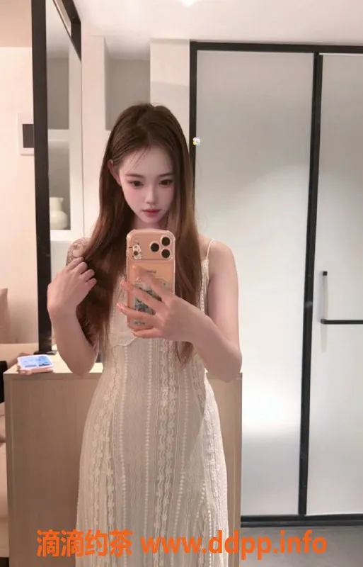 深圳楼凤-宝安嫩妹悠悠，1000P享制服服务