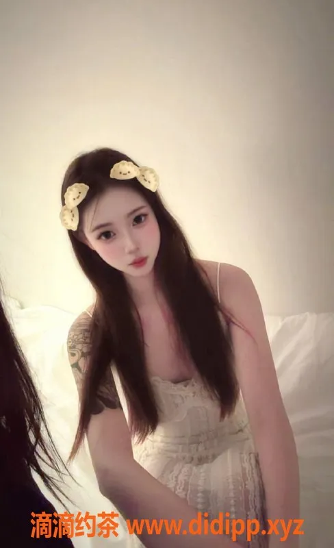 深圳楼凤-宝安嫩妹悠悠，1000P享制服服务