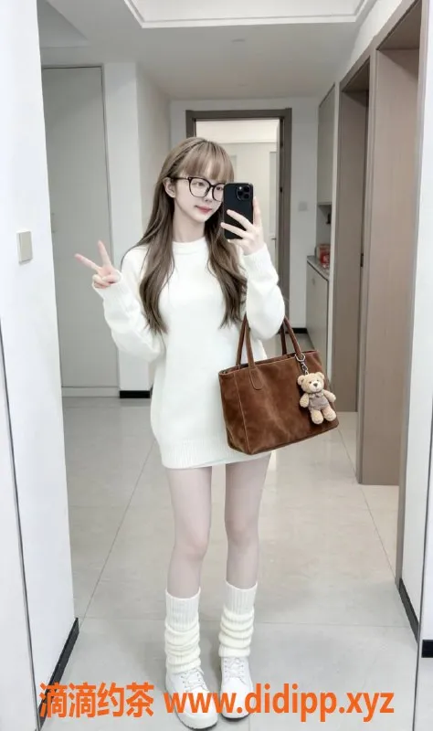 深圳楼凤-南山嫩妹心心，900P起，舌吻制服服务