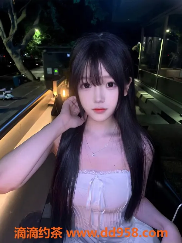 深圳楼凤-南山嫩妹可乐，1300元起，制服丝袜诱惑