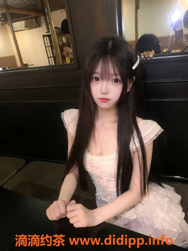 深圳楼凤-南山嫩妹可乐，1300元起，制服丝袜诱惑