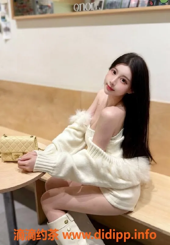 广州楼凤-天河嫩妹林暮雪，1800p等你来享受！