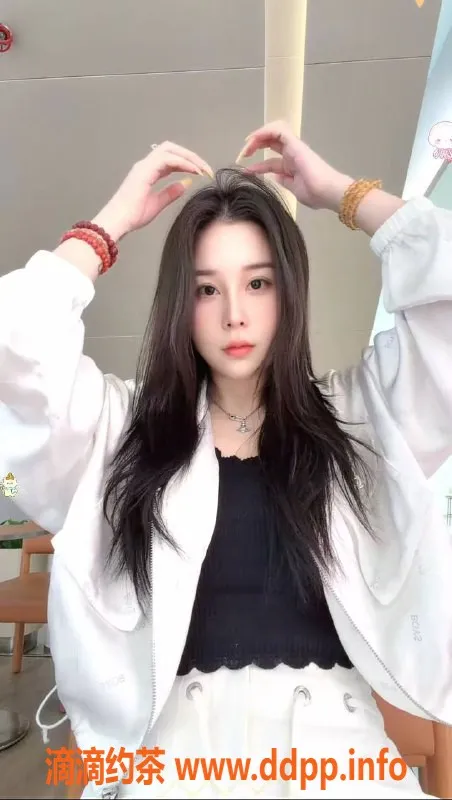 广州楼凤-天河提莫，9P御姐大胸鸳鸯浴体验