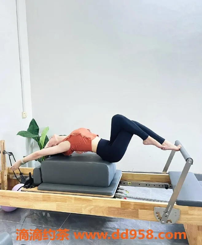 惠州楼凤资源信息,龙丰瑜伽老师佟菲，700P超值体验