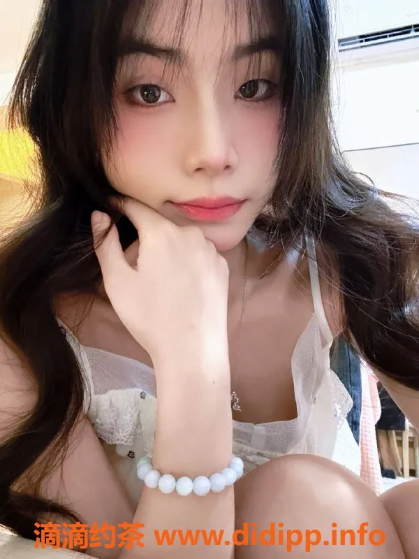 深圳楼凤-深圳龙华嫩妹林希，800元起，舌吻服务