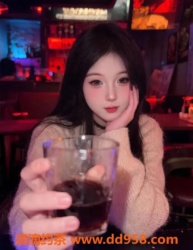 深圳楼凤-龙岗梨涡 165cm 40kg 18岁 可外出