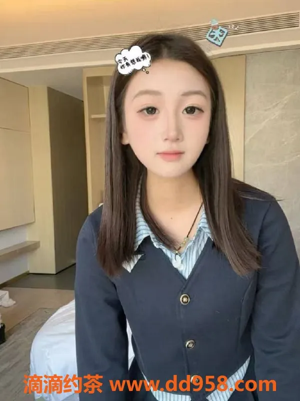 成都楼凤-成华区嫩妹莹莹，文静身材匀称，体验纯净服务