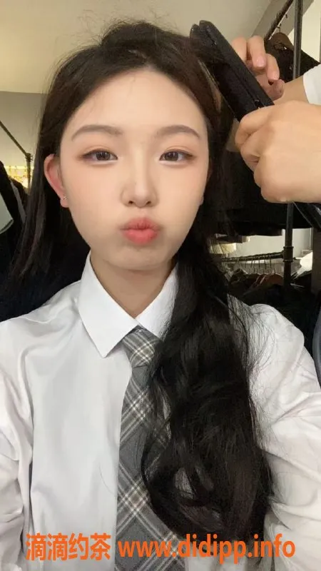 常州楼凤-常州敏敏 23岁 166cm C罩杯 90斤优惠服务