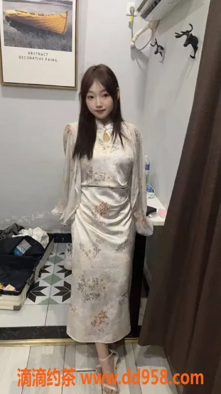 成都楼凤-成都武侯区18岁雨桐，身甜无纹身，性价比超高！